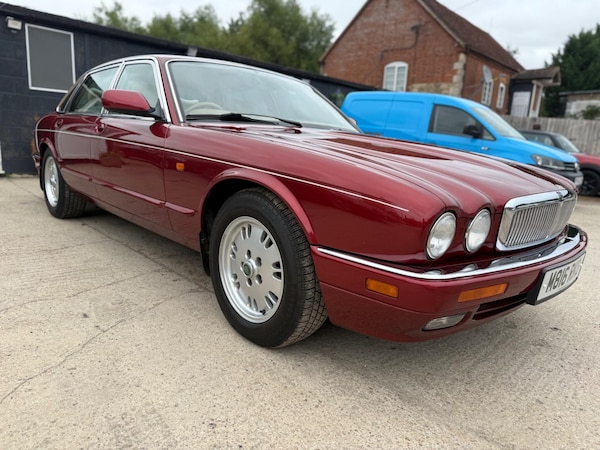 Used Jaguar XJ 1995 for sale - 75623098: Photo 8