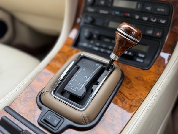 Used Jaguar XJ 1995 for sale - 75623098: Photo 95
