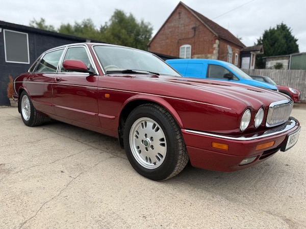 Used Jaguar XJ 1995 for sale - 75623098: Photo 9