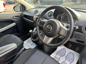 Used Mazda Mazda2 2012 for sale - 76527945: Photo