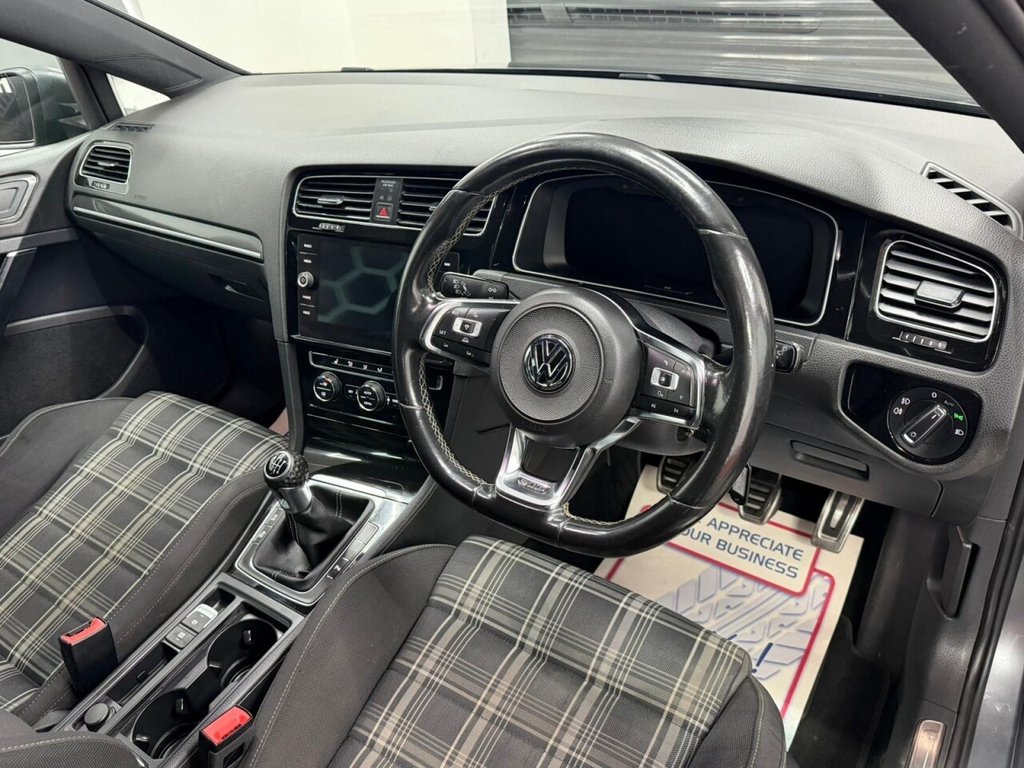 Used Volkswagen Golf 2017 for sale - 77110511: Photo 30