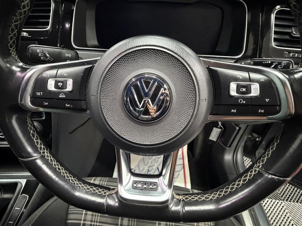Used Volkswagen Golf 2017 for sale - 77110511: Photo 31
