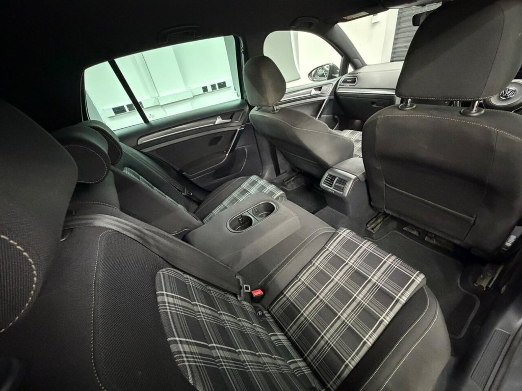 Used Volkswagen Golf 2017 for sale - 77110511: Photo 32