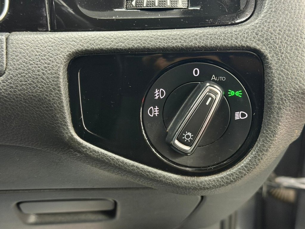 Used Volkswagen Golf 2017 for sale - 77110511: Photo 35