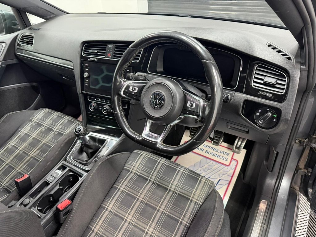 Used Volkswagen Golf 2017 for sale - 77110511: Photo 42
