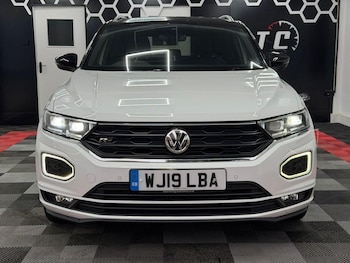 Used Volkswagen T-Roc 2019 for sale - 77038326: Photo
