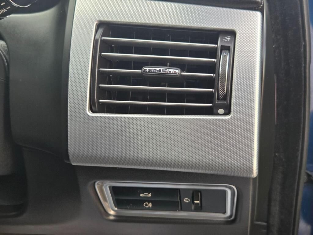Used Jaguar XF 2012 for sale - 76156581: Photo 24