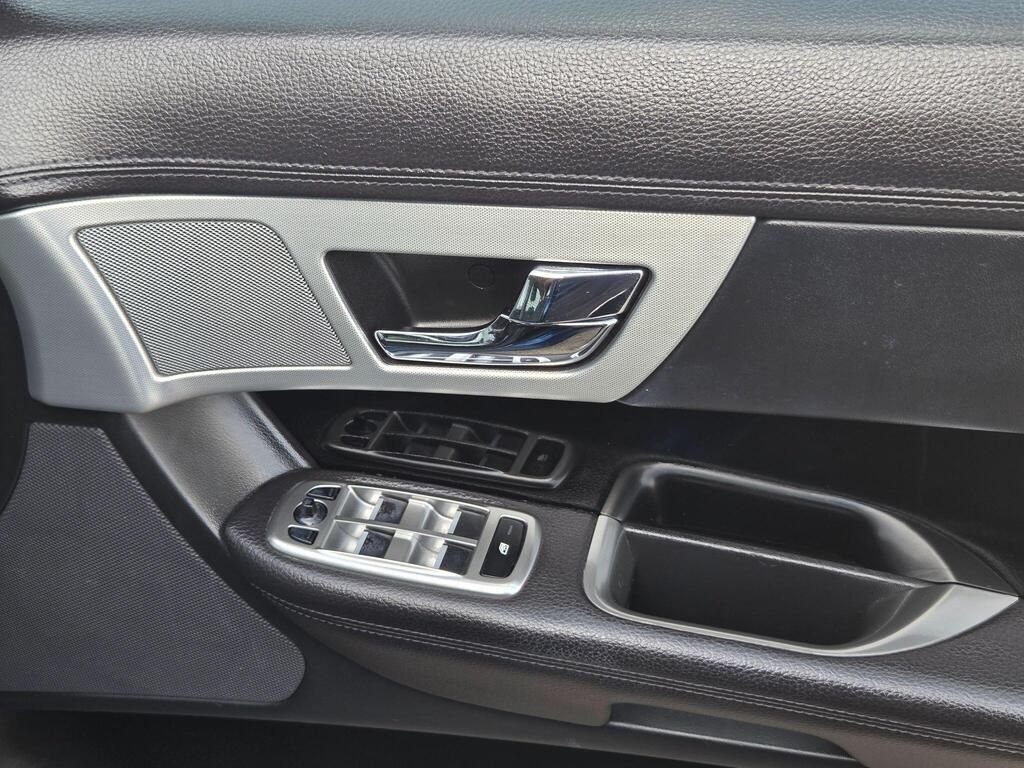 Used Jaguar XF 2012 for sale - 76156581: Photo 25