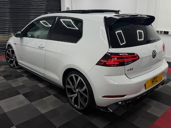 Used Volkswagen Golf 2017 for sale - 79602350: Photo
