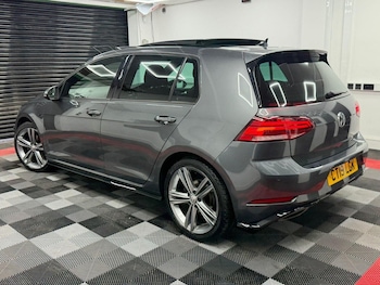 Used Volkswagen Golf 2019 for sale - 77014456: Photo