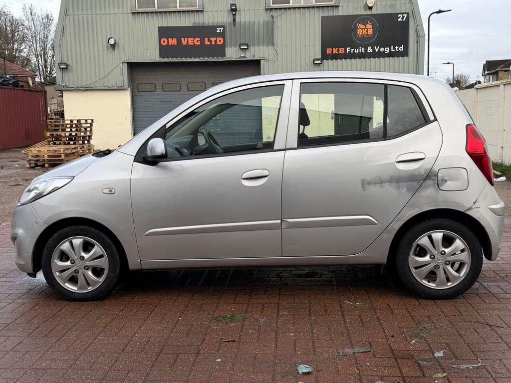 Used Hyundai i10 2011 for sale - 77525935: Photo 11