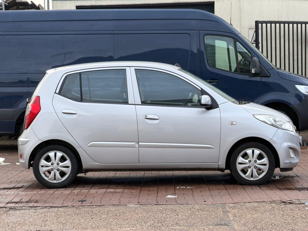 Used Hyundai i10 2011 for sale - 77525935: Photo 16