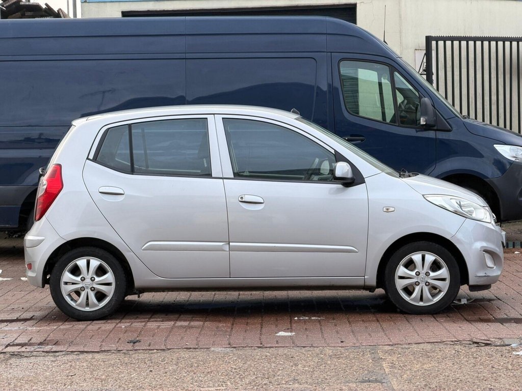 Used Hyundai i10 2011 for sale - 77525935: Photo 17