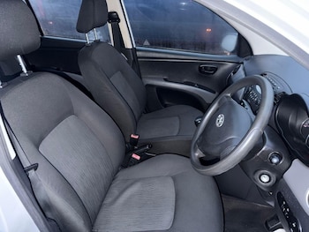 Used Hyundai i10 2011 for sale - 77525935: Photo