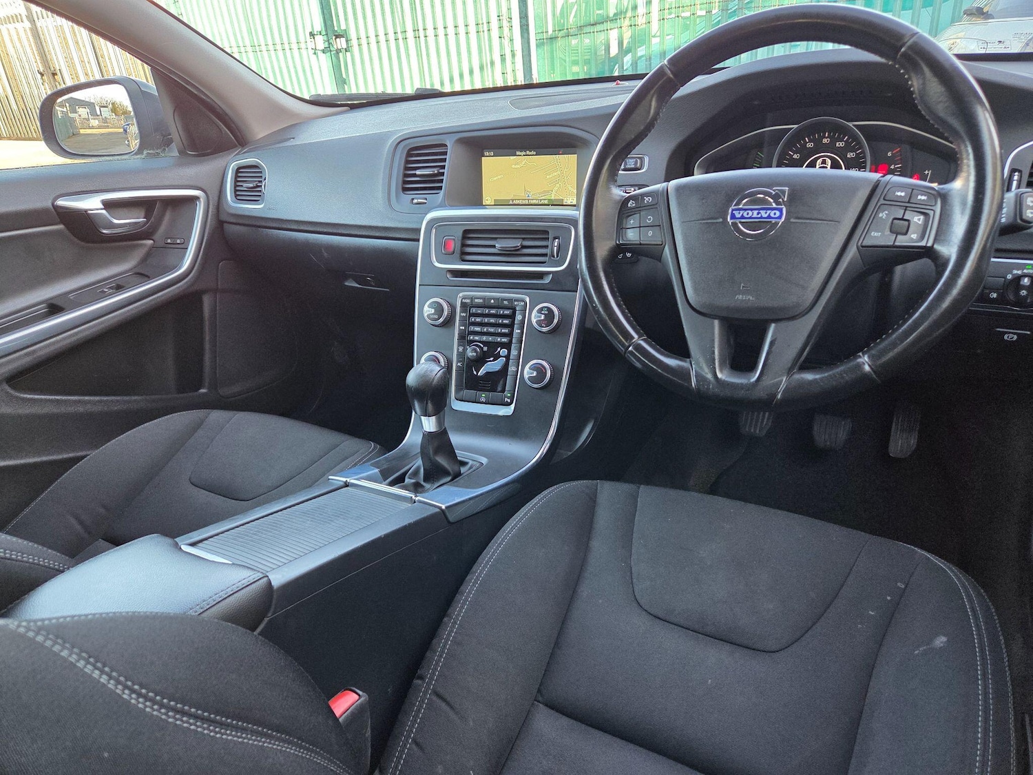 Used Volvo V60 2015 for sale - 77016457: Photo 12