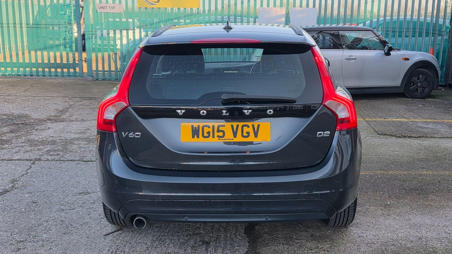 Used Volvo V60 2015 for sale - 77016457: Photo 6