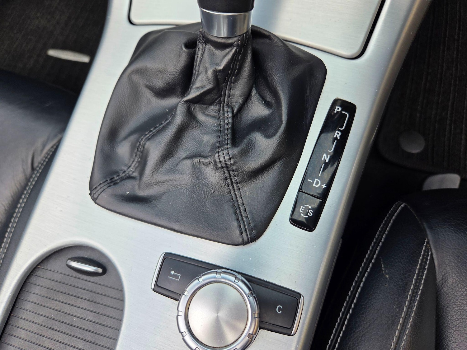 Used Mercedes-Benz SLK 2014 for sale - 77538301: Photo 24