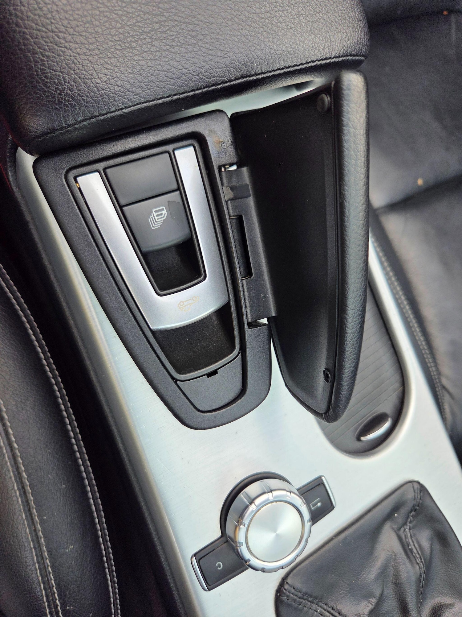 Used Mercedes-Benz SLK 2014 for sale - 77538301: Photo 35