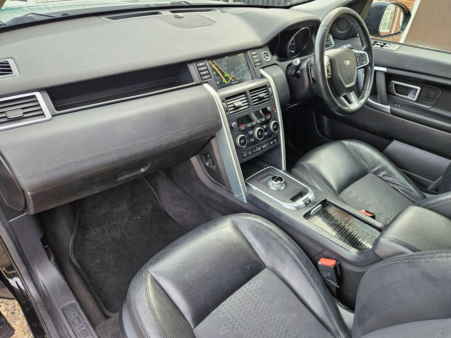 Used Land Rover Discovery Sport 2016 for sale - 76499410: Photo 11