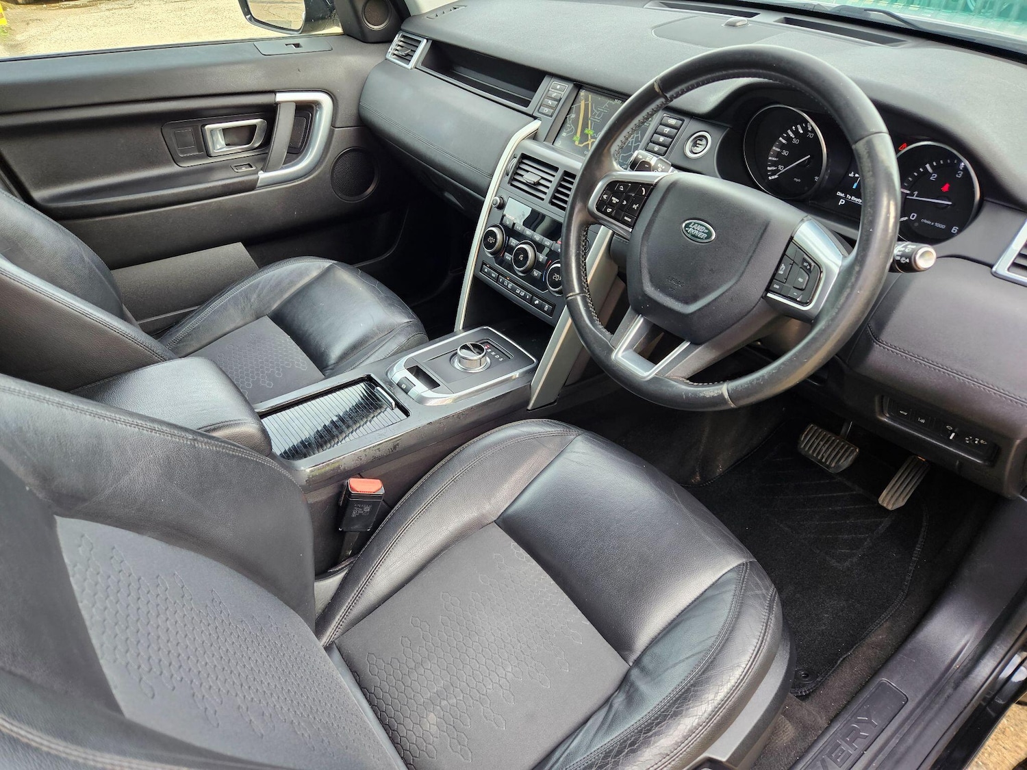 Used Land Rover Discovery Sport 2016 for sale - 76499410: Photo 12