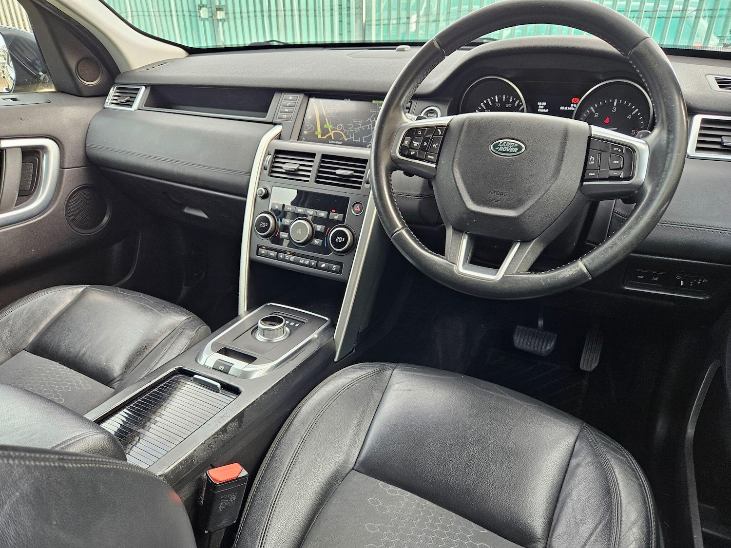 Used Land Rover Discovery Sport 2016 for sale - 76499410: Photo 13