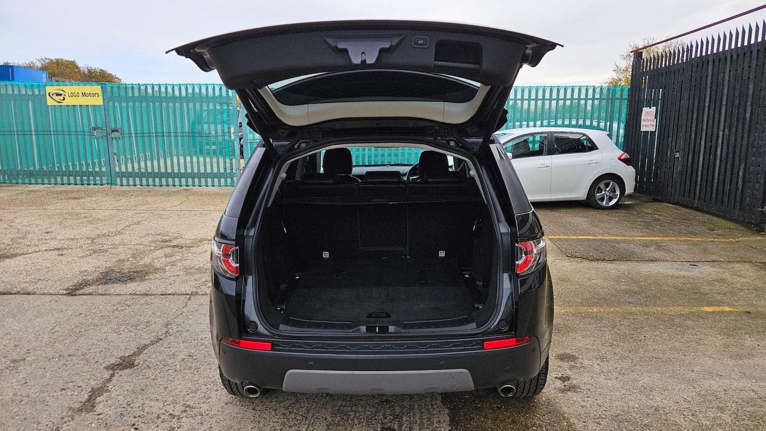 Used Land Rover Discovery Sport 2016 for sale - 76499410: Photo 24