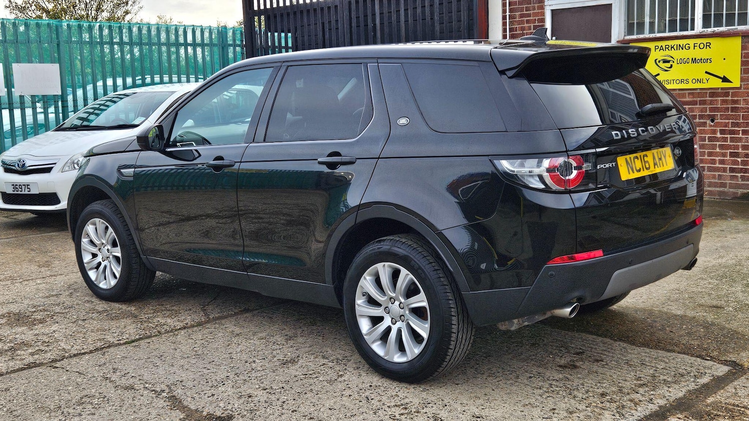 Used Land Rover Discovery Sport 2016 for sale - 76499410: Photo 4