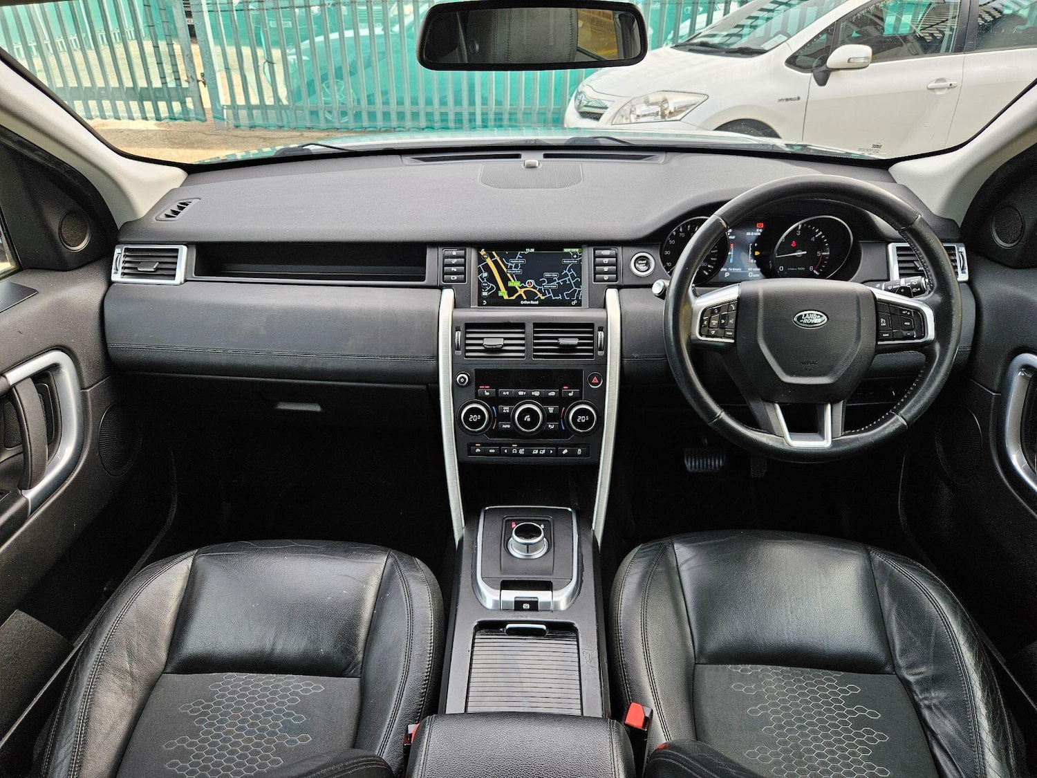 Used Land Rover Discovery Sport 2016 for sale - 76499410: Photo 9