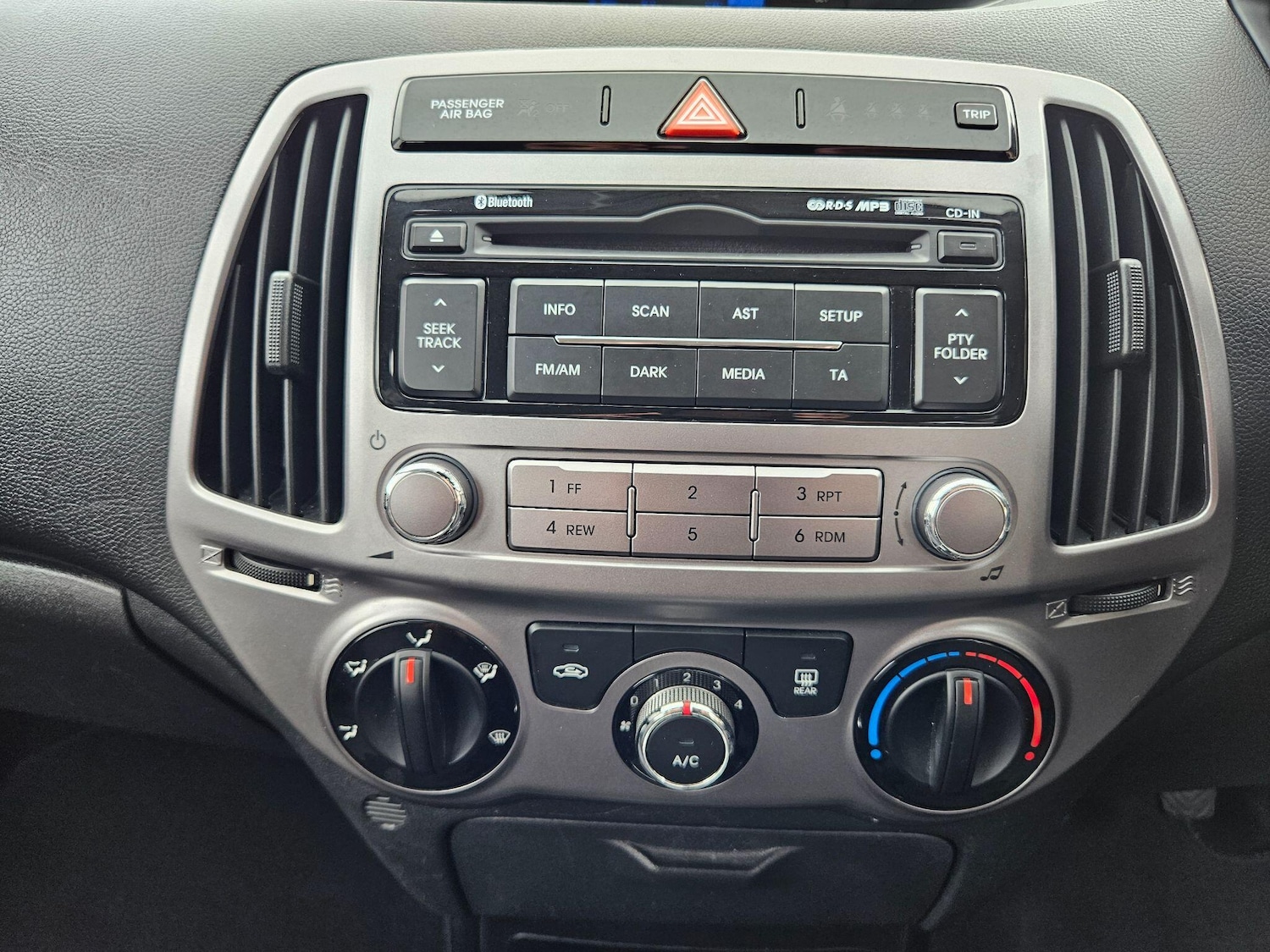 Used Hyundai i20 2014 for sale - 76032231: Photo 19
