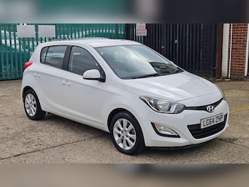 Used Hyundai i20 2014 for sale - 76840720: Photo