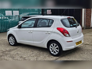 Used Hyundai i20 2014 for sale - 76840720: Photo