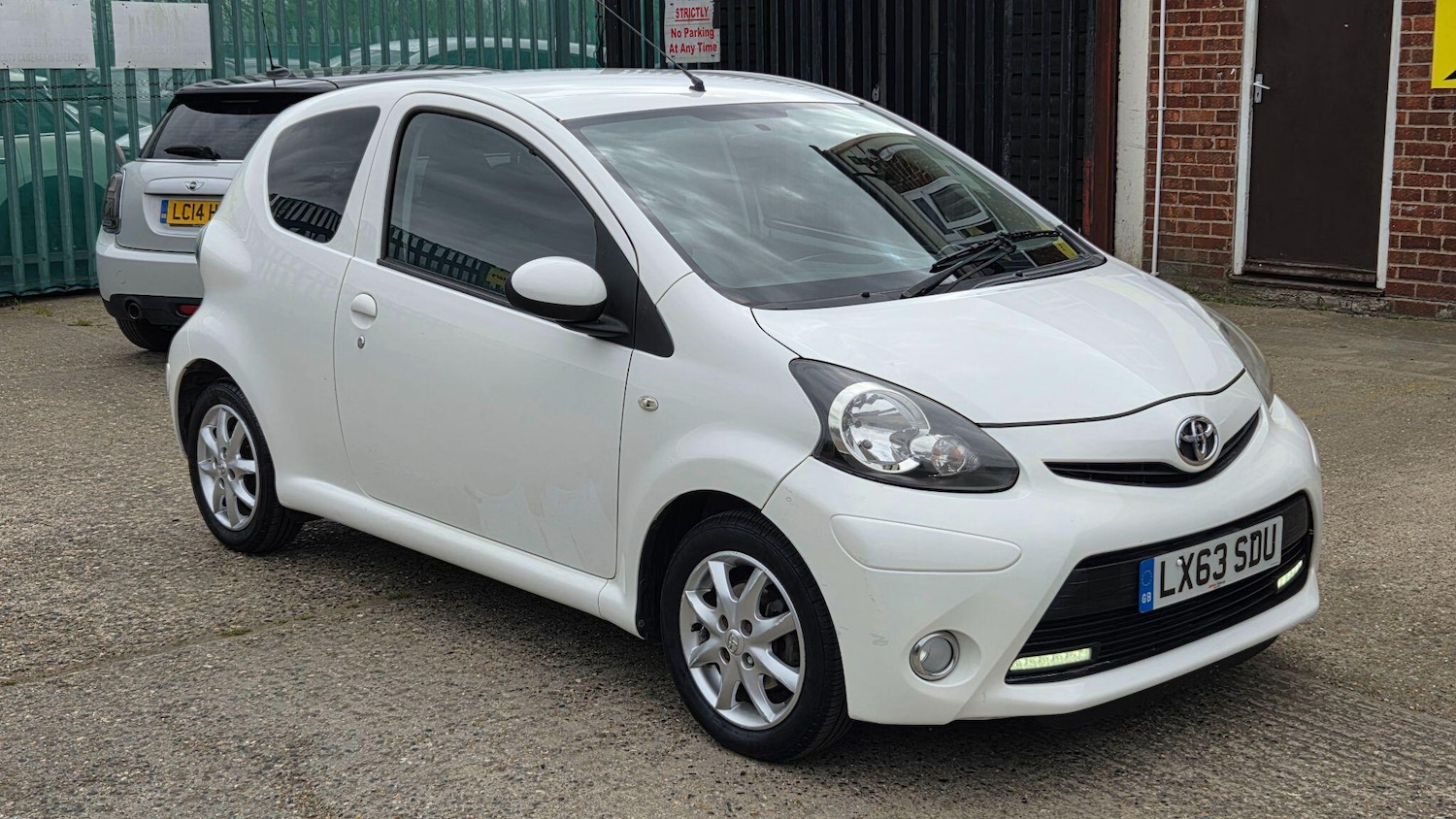 Used Toyota AYGO for sale - 78100788: Photo 2