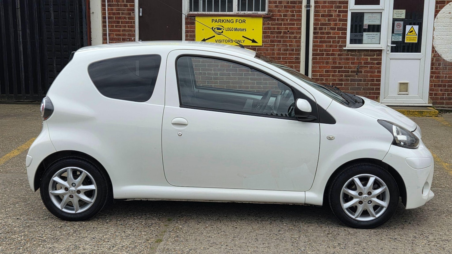 Used Toyota AYGO for sale - 78100788: Photo 8