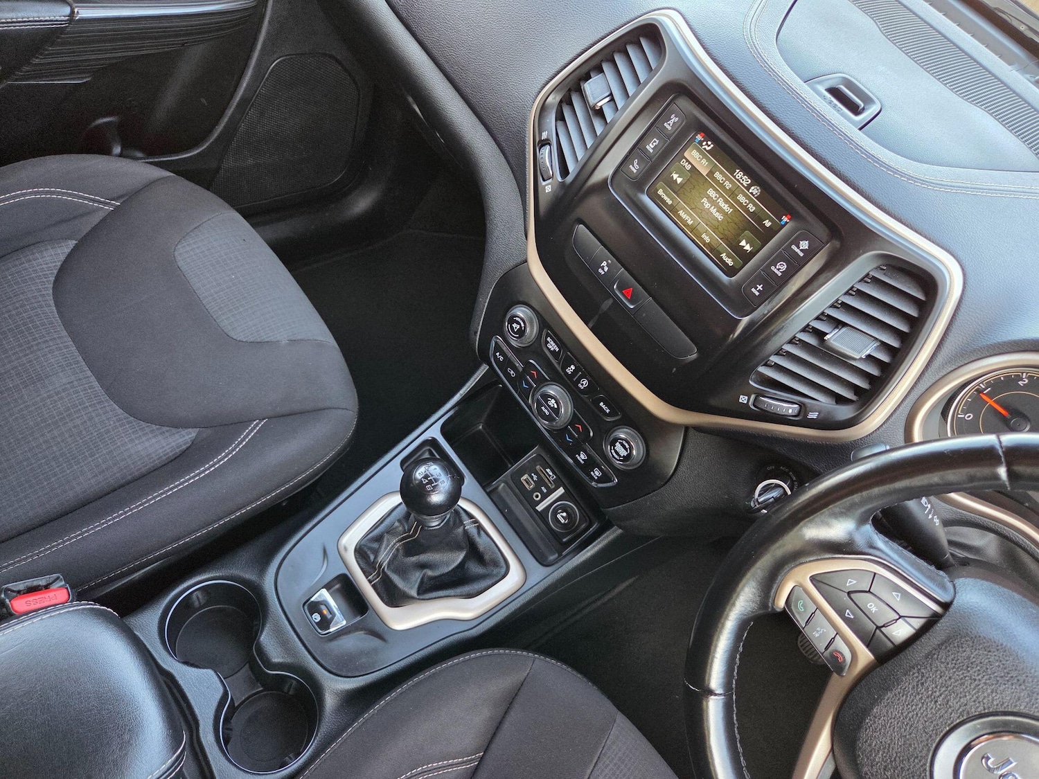 Used Jeep Cherokee for sale - 77977790: Photo 14