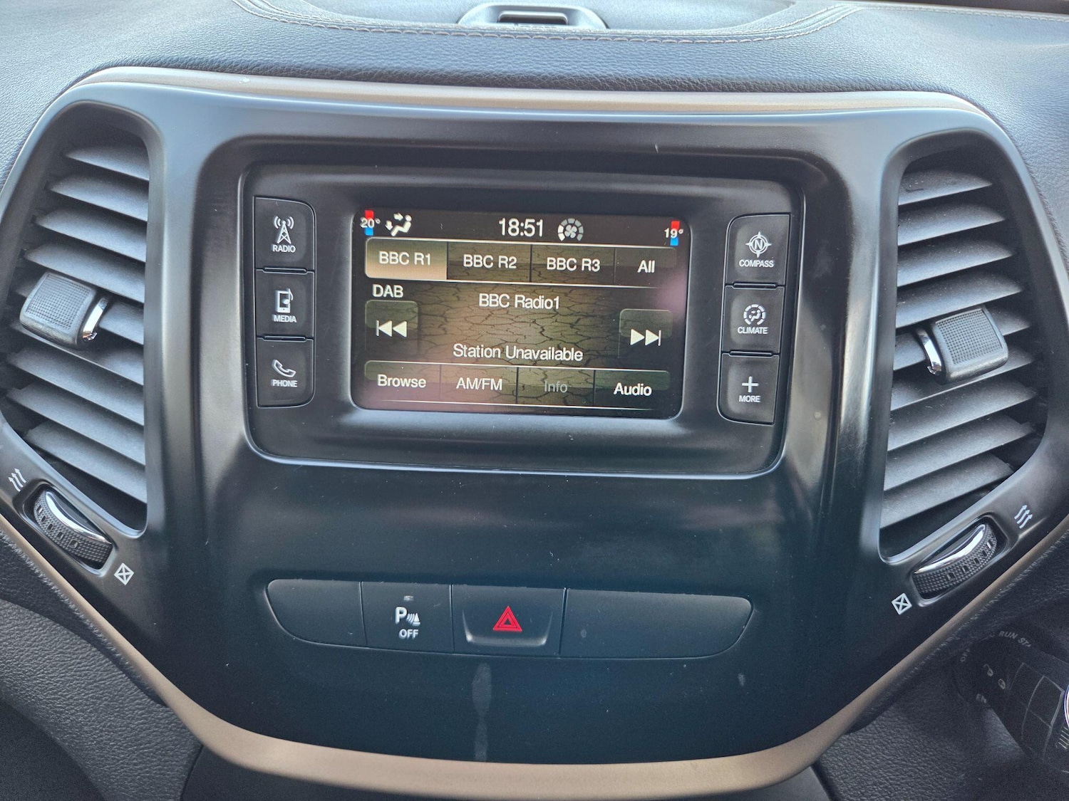 Used Jeep Cherokee for sale - 77977790: Photo 21