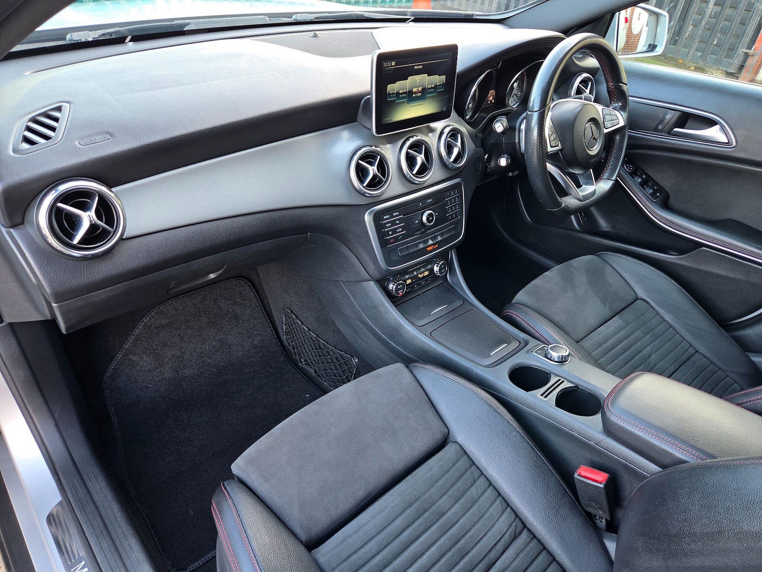 Used Mercedes-Benz GLA 2016 for sale - 76786762: Photo 11