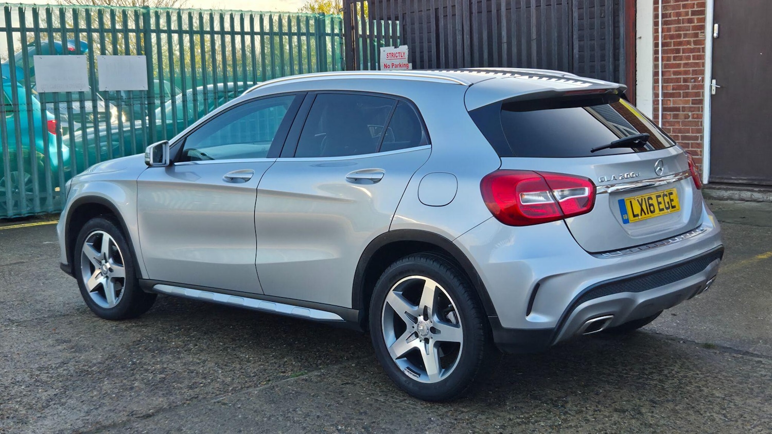 Used Mercedes-Benz GLA 2016 for sale - 76786762: Photo 4