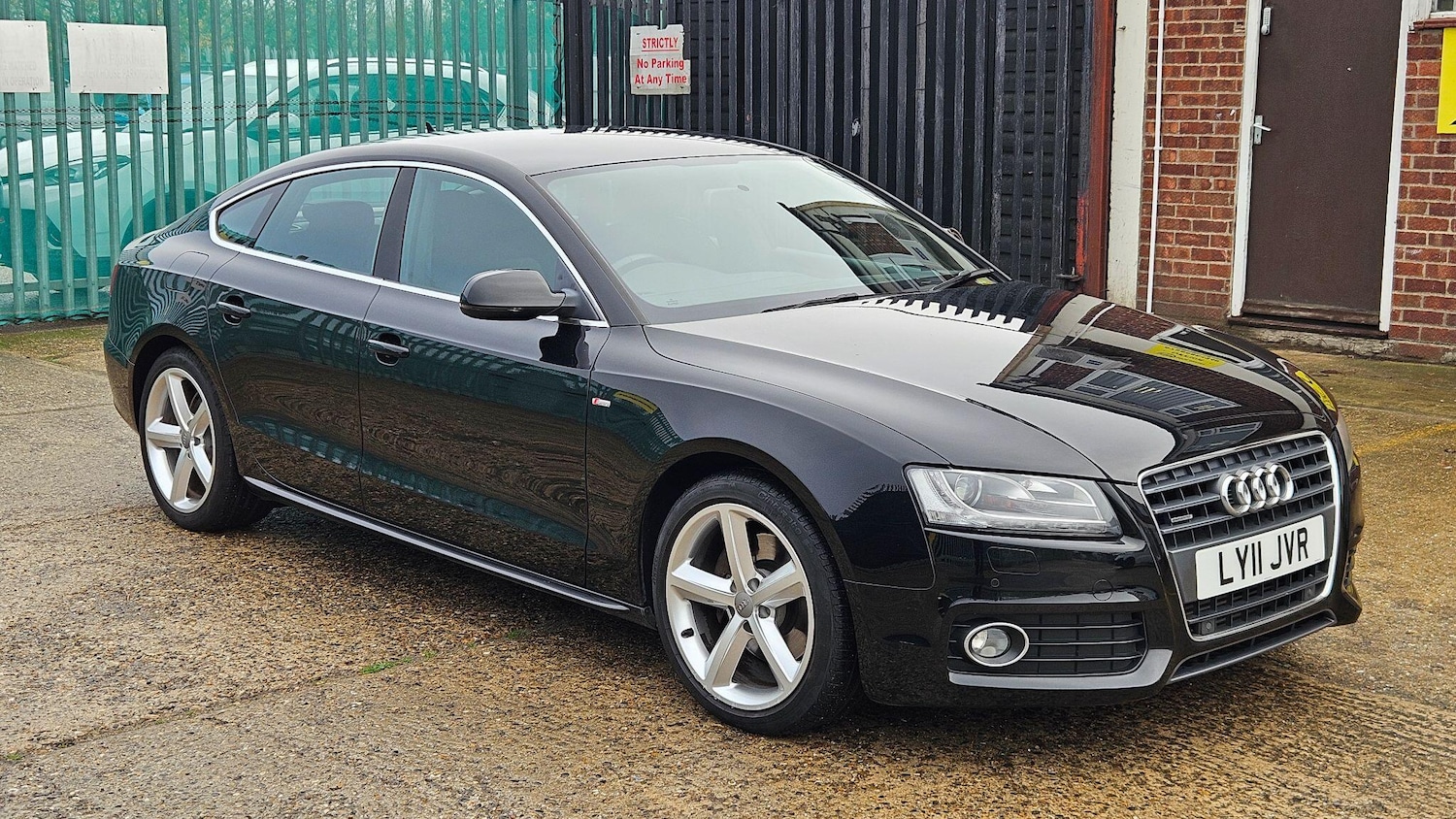 Used Audi A5 2011 for sale - 76607015: Photo 2