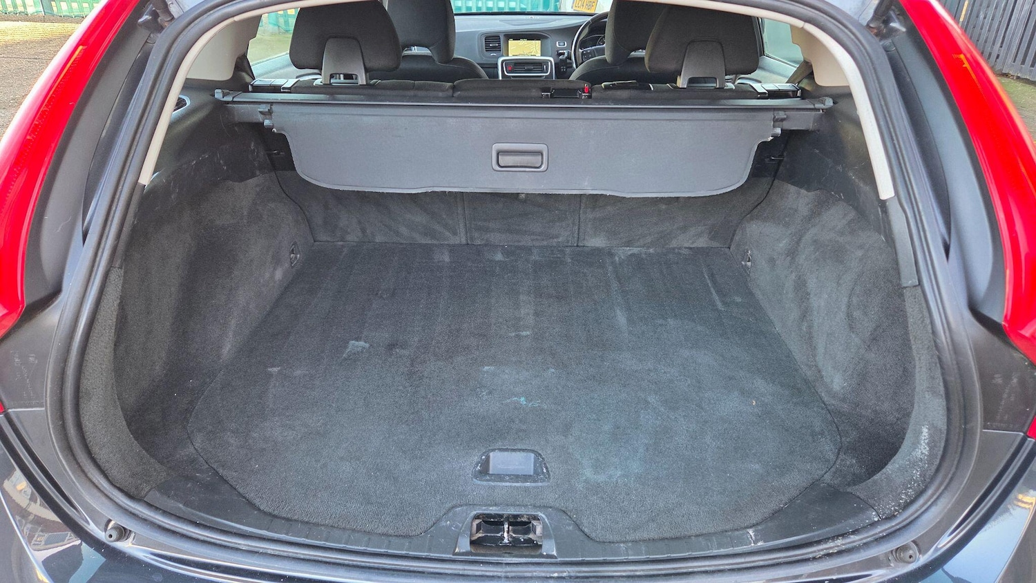 Used Volvo V60 2015 for sale - 77332620: Photo 21