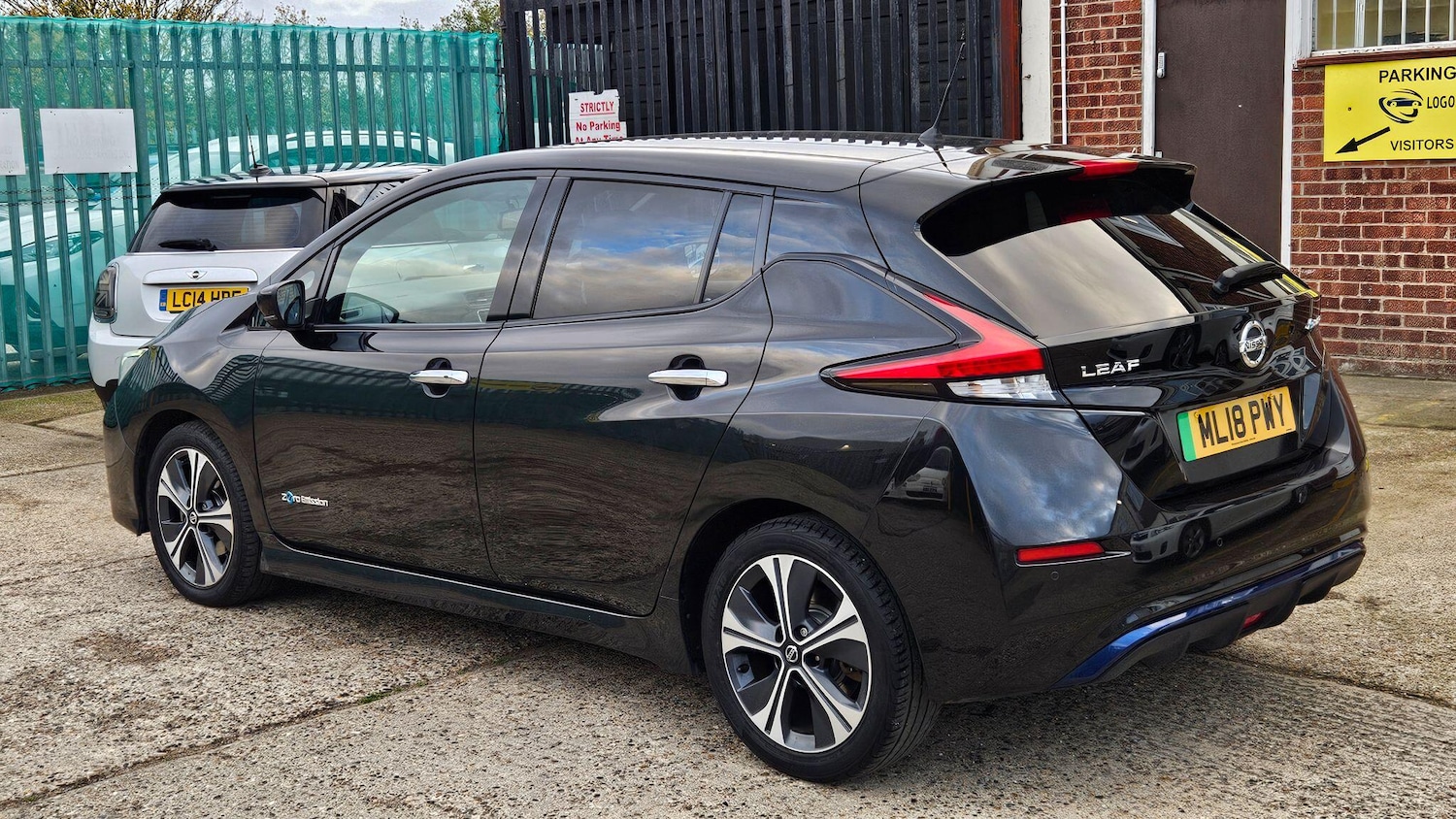 Used Nissan Leaf 2018 for sale - 76840722: Photo 4