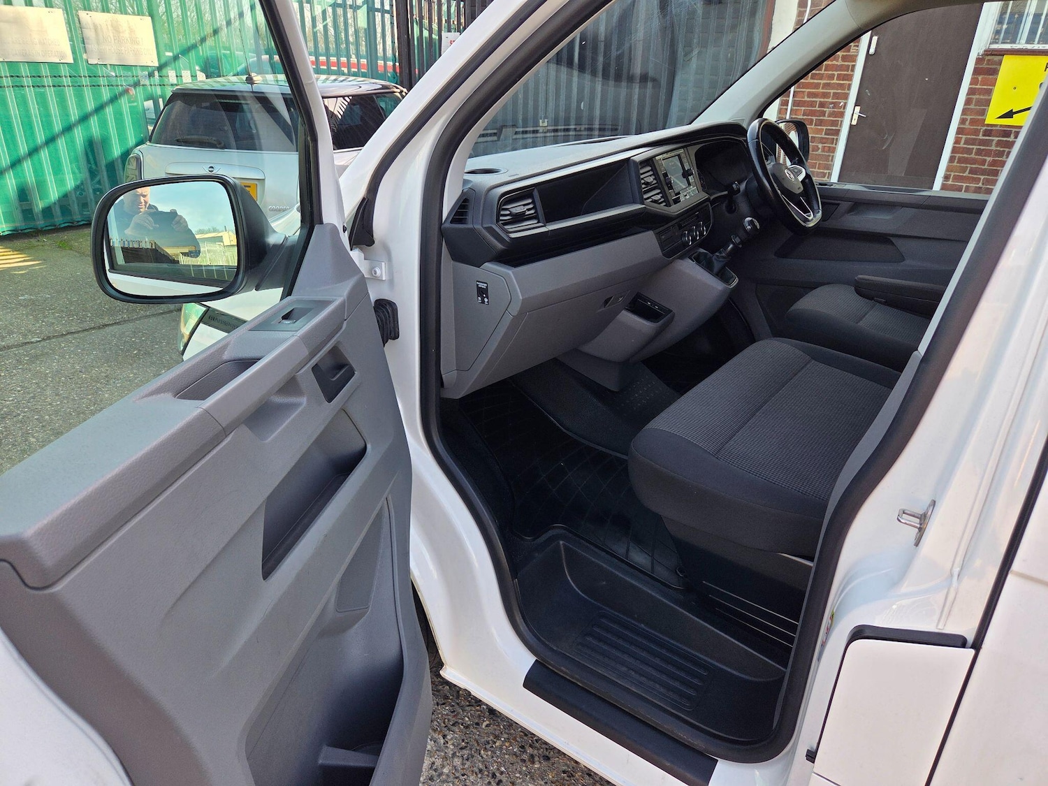 Used Volkswagen Transporter 2020 for sale - 77723561: Photo 16