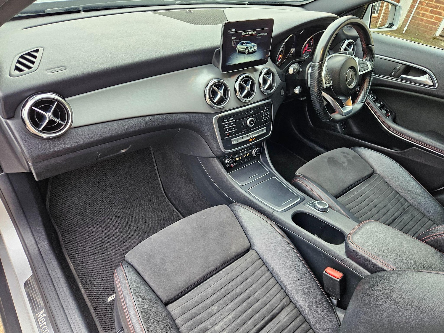 Used Mercedes-Benz GLA 2018 for sale - 76727507: Photo 10