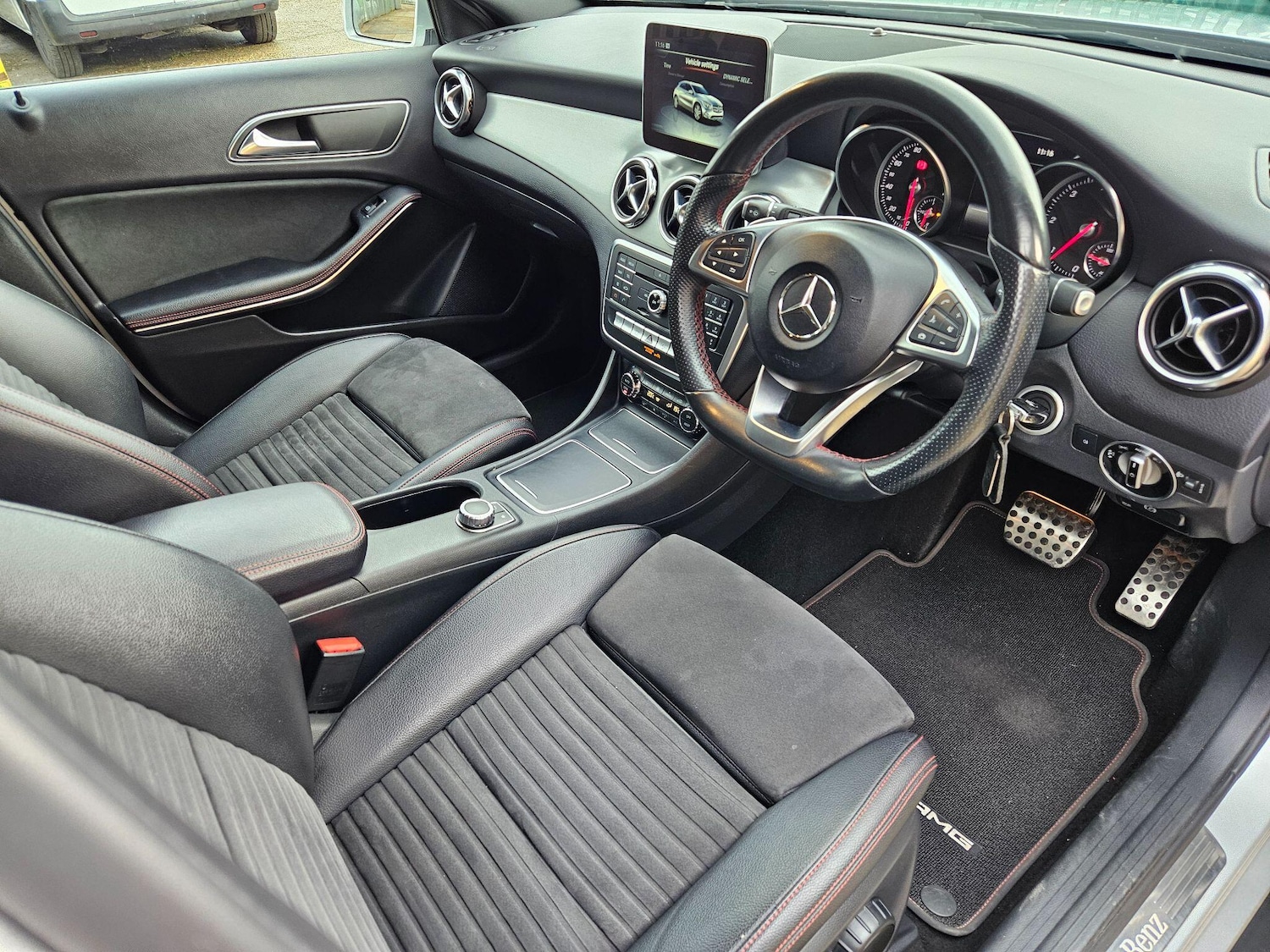 Used Mercedes-Benz GLA 2018 for sale - 76727507: Photo 14