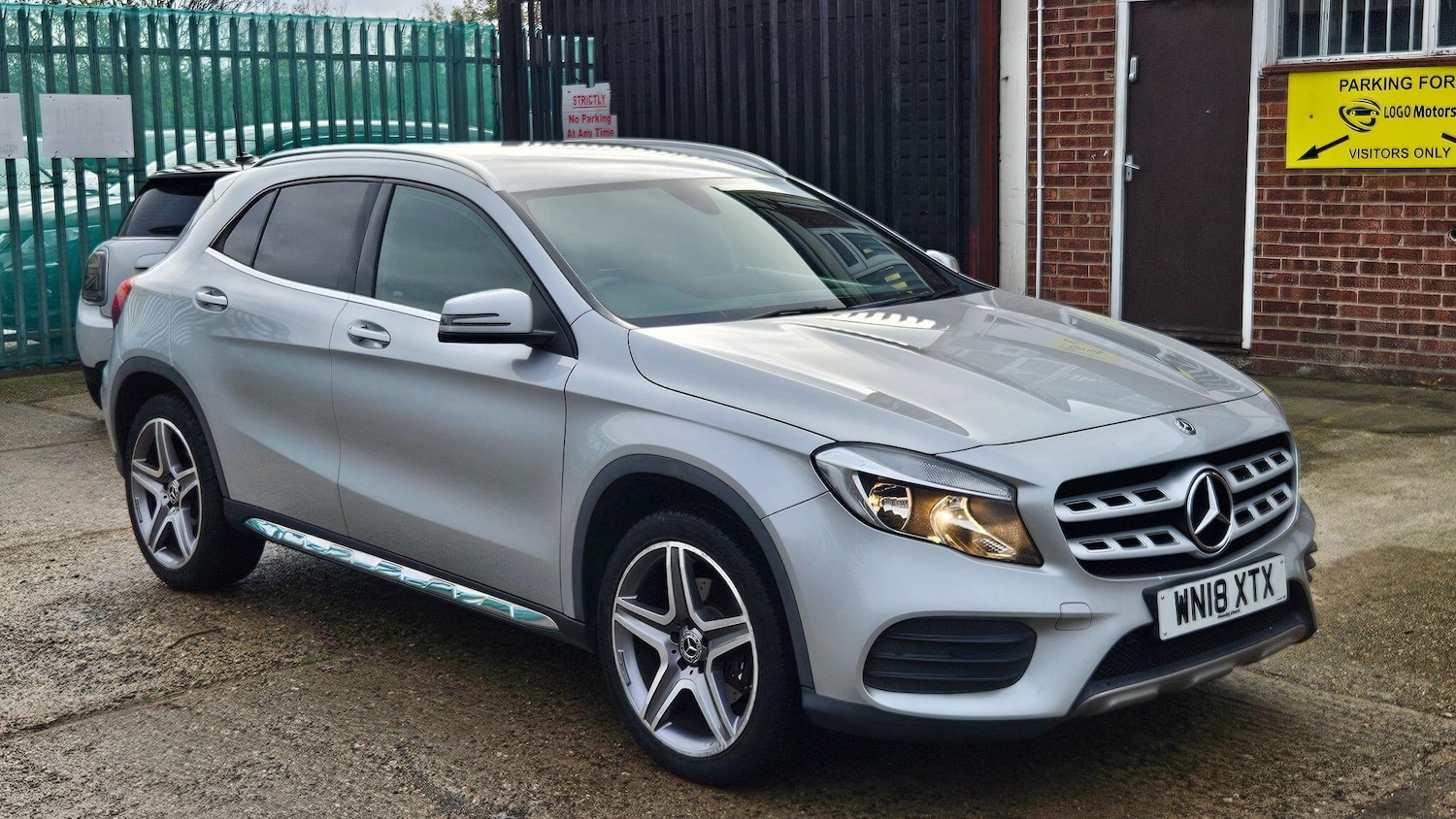Used Mercedes-Benz GLA 2018 for sale - 76727507: Photo 2
