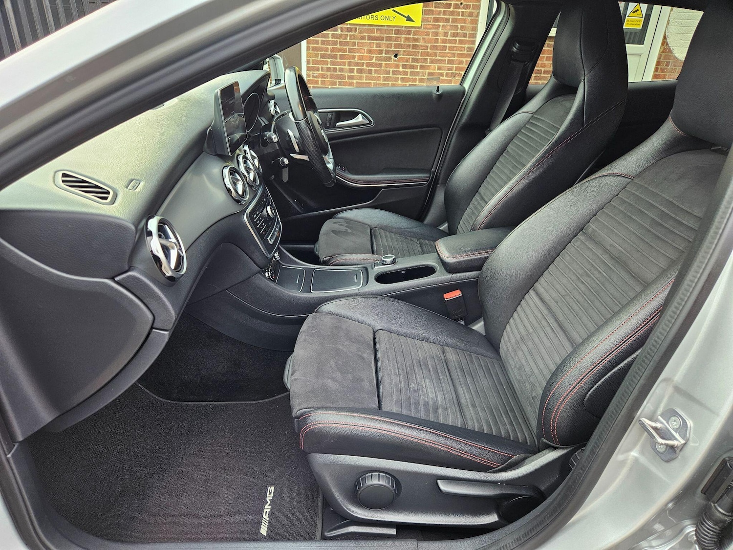 Used Mercedes-Benz GLA 2018 for sale - 76727507: Photo 9