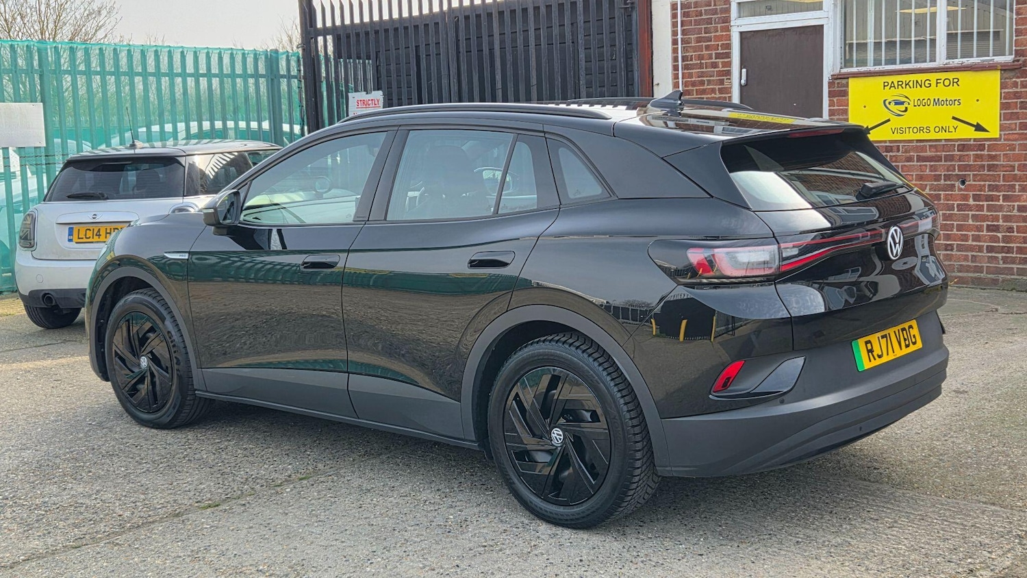 Used Volkswagen ID.4 2021 for sale - 77970520: Photo 4