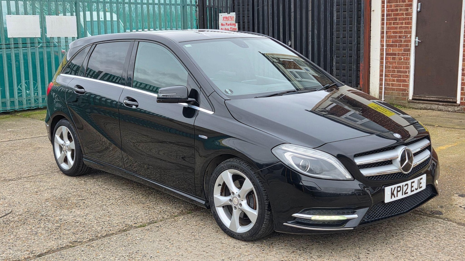 Used Mercedes-Benz B Class 2012 for sale - 78086328: Photo 2