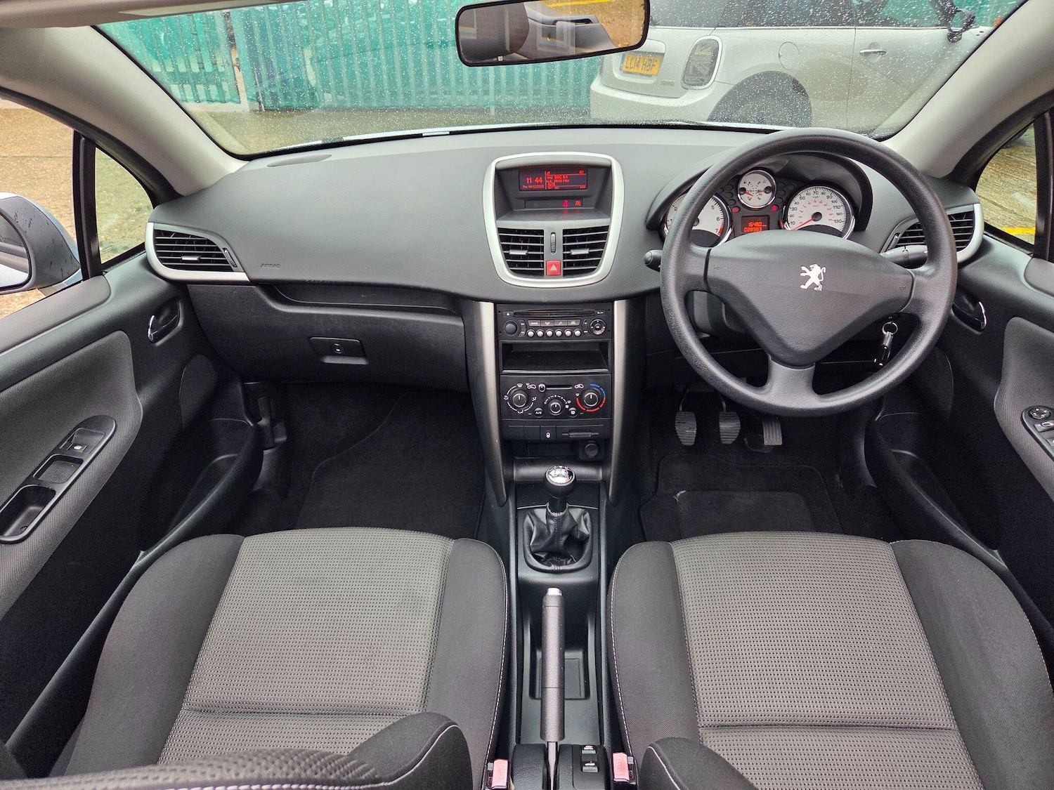 Used Peugeot 207 CC 2011 for sale - 76823857: Photo 15