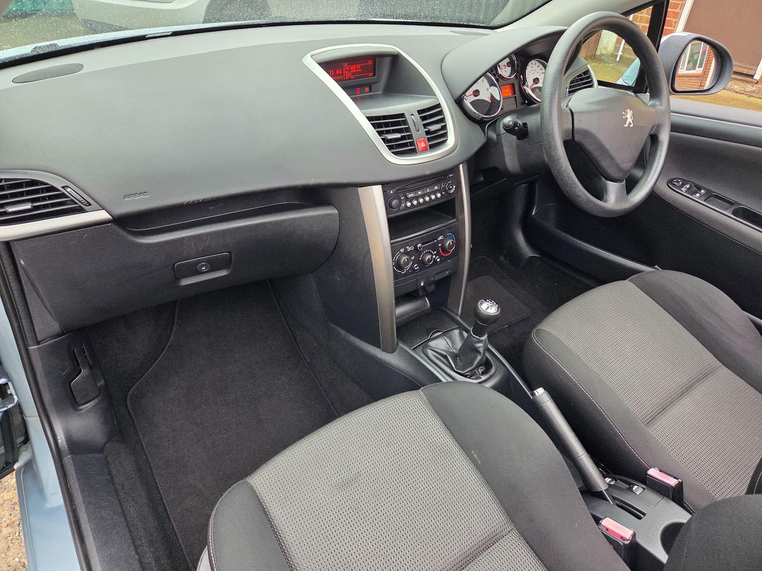 Used Peugeot 207 CC 2011 for sale - 76823857: Photo 16