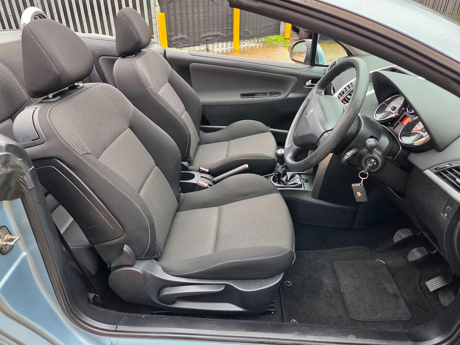 Used Peugeot 207 CC 2011 for sale - 76823857: Photo 21